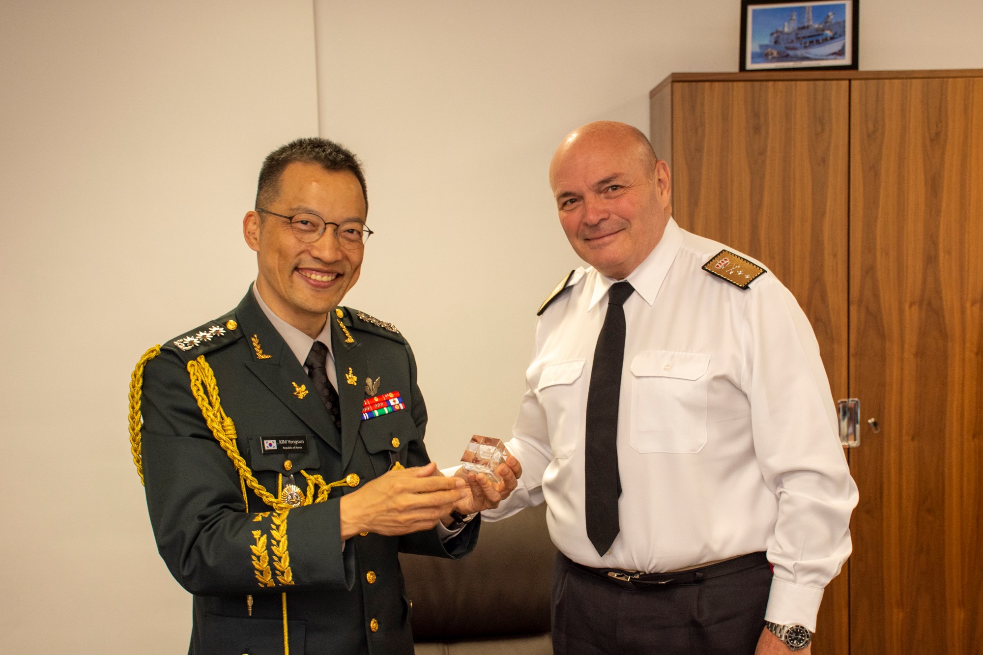 The Defence Attachés from Poland and South Korea have visited Rota ES OHQ