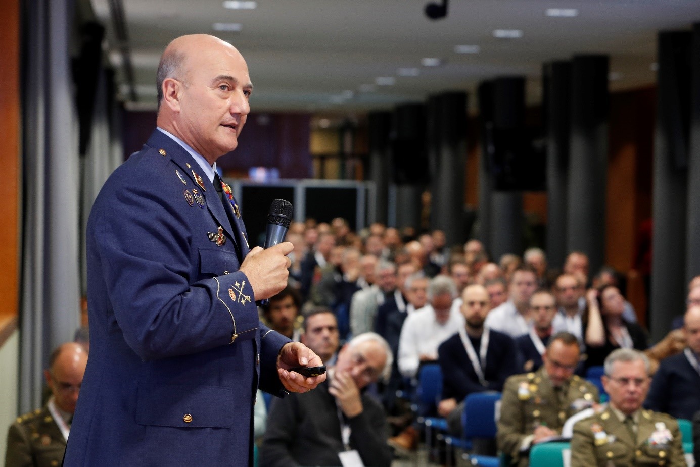General Muñoz Bronchales gives the inaugural conference at the workshop “The Armed Forces against International Terrorism”