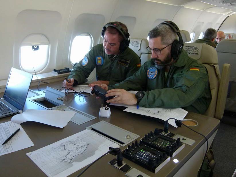 UVE’s personnel during the observation flight