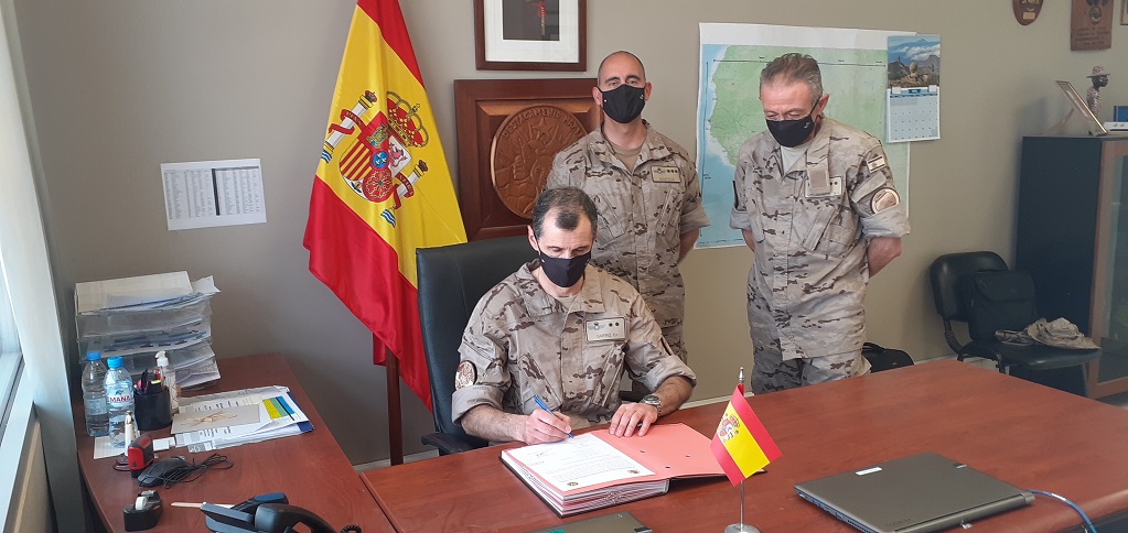 Signature of the new detachment commander