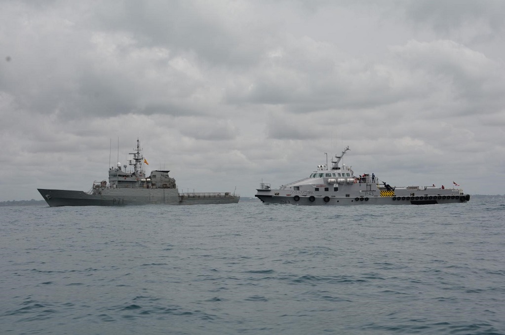 The 'Serviola' alongside the Ghanaian patrol vessel 'Ankobra'.