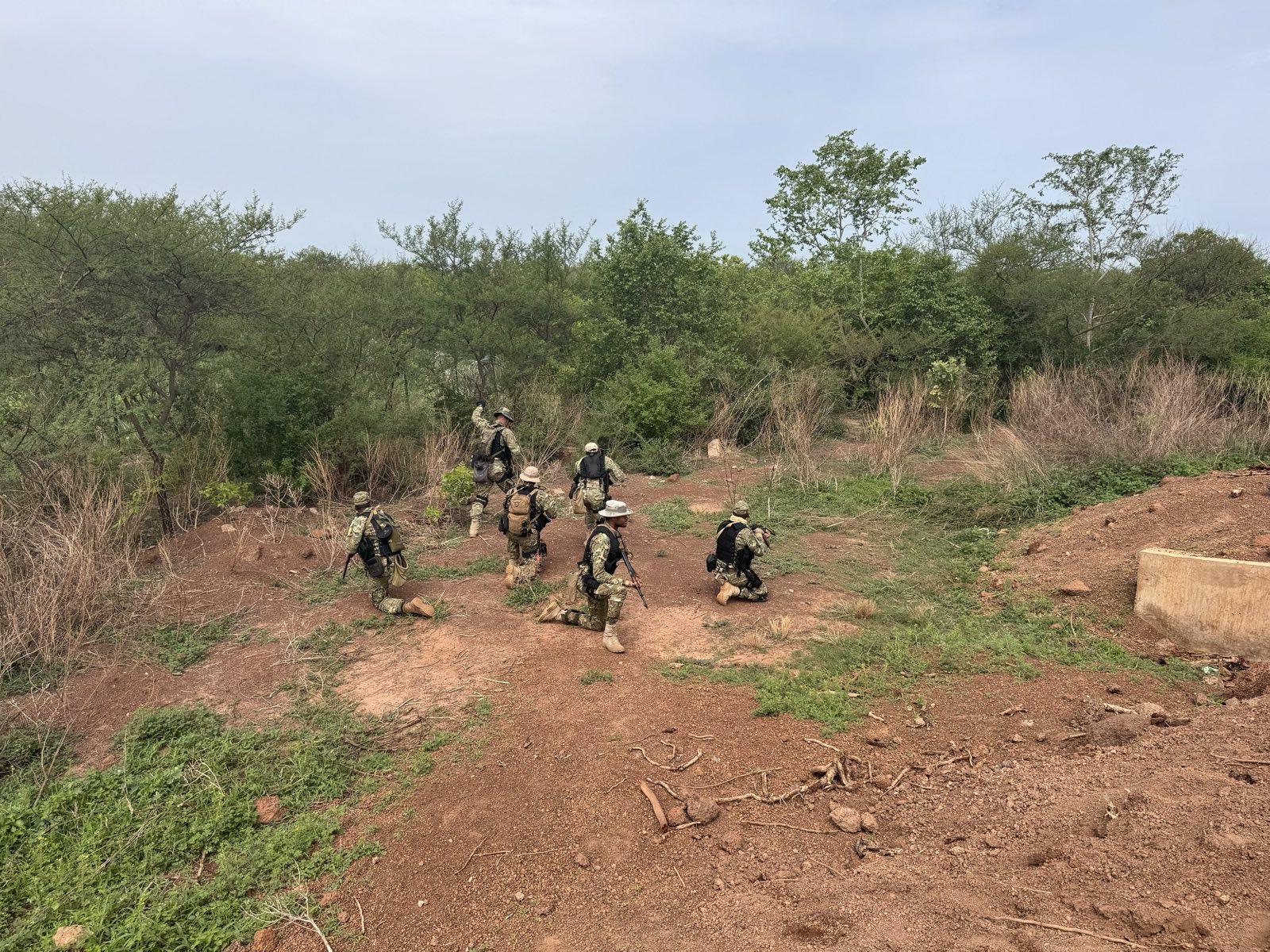 Cape Verde personnel on target practice