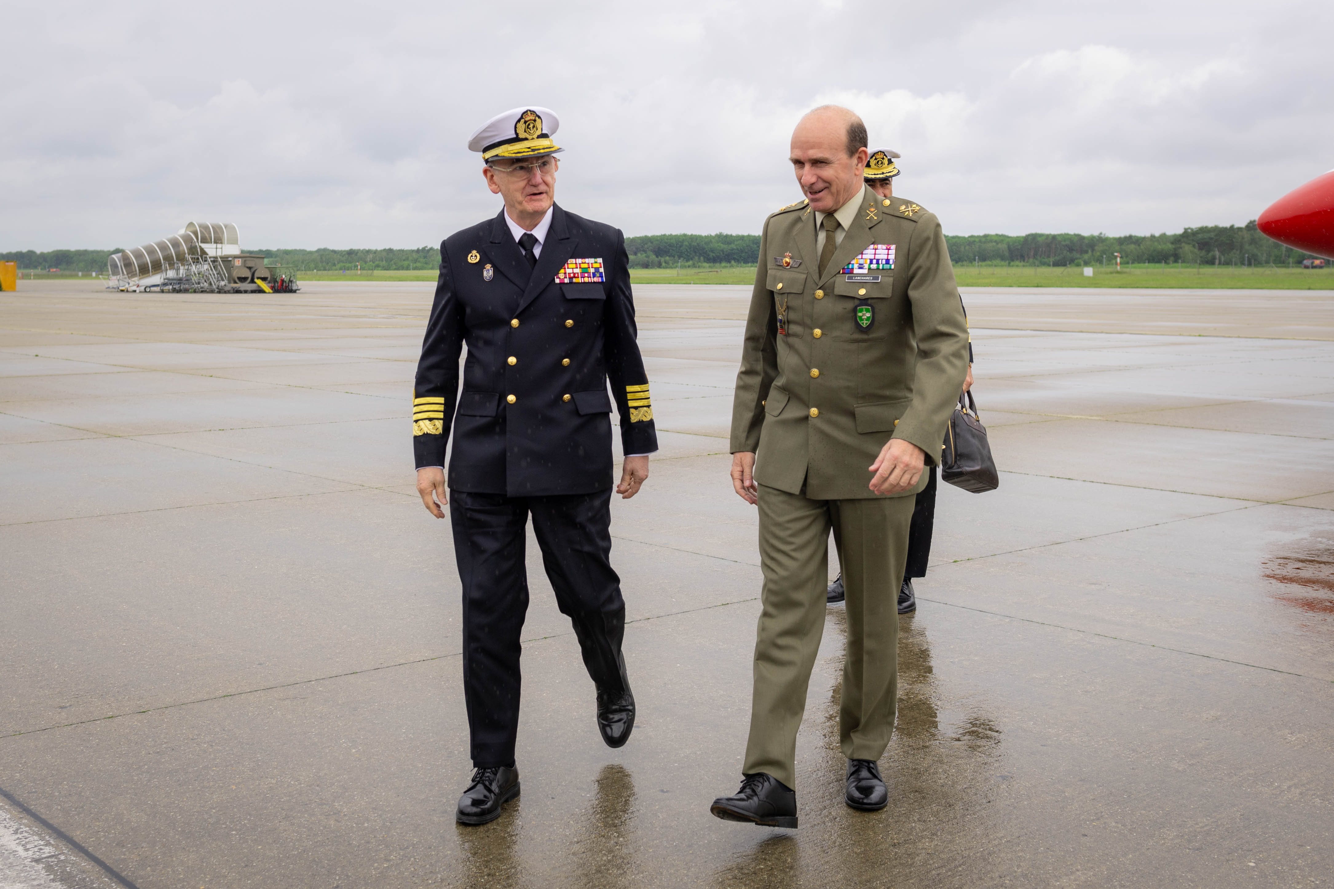 Spanish CHOD was received by Lieutenant General Lanchares