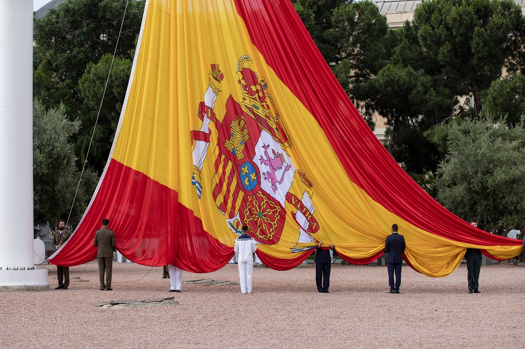 Raising of the Spanish flag