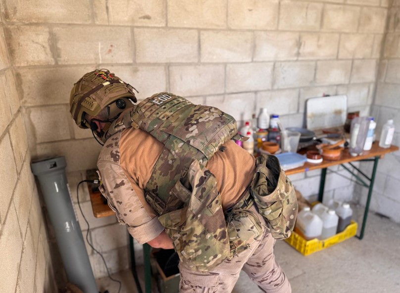 EOD operator in one of the training exercises