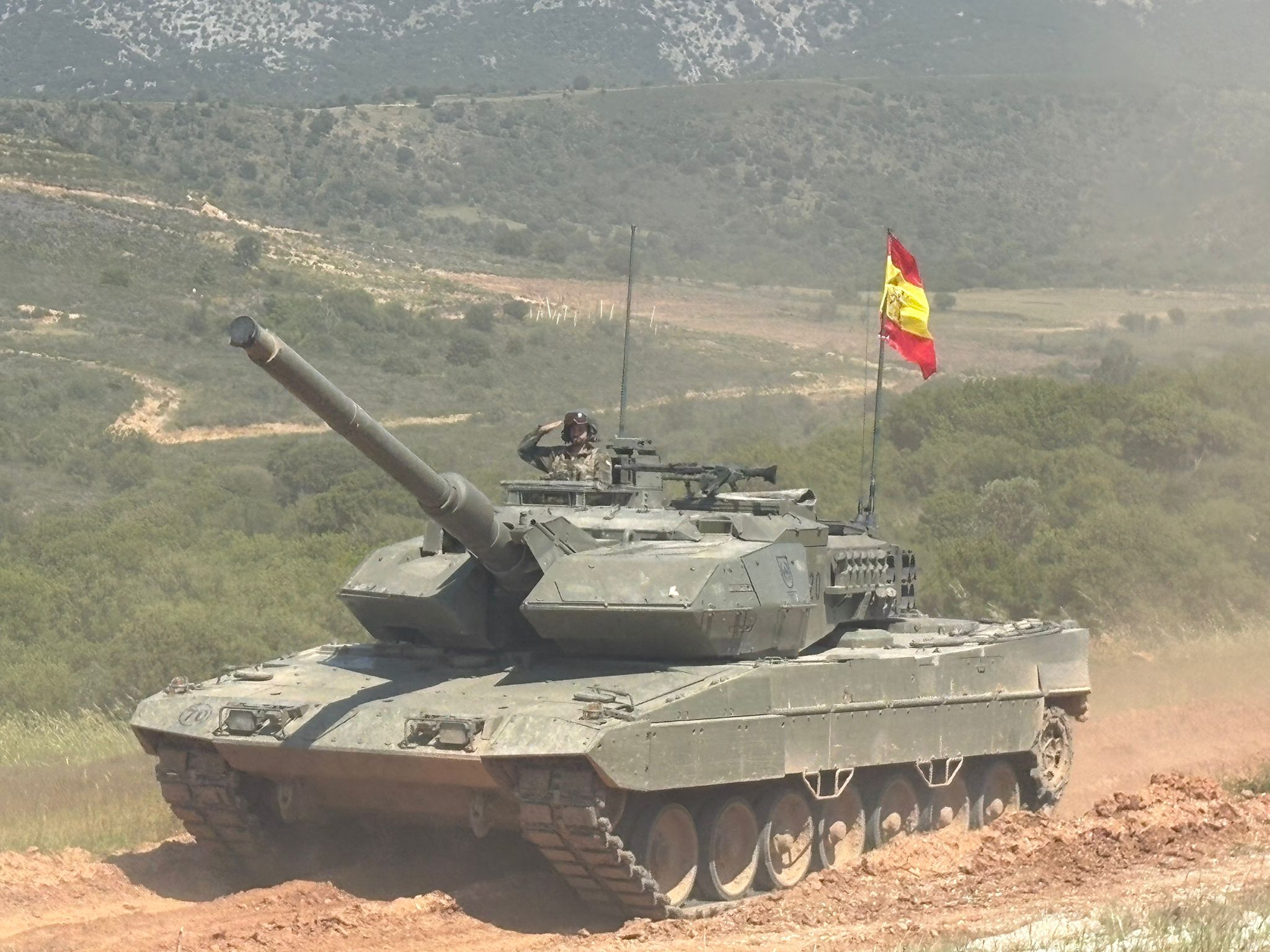 Fighting tank ‘Leopard 2E’