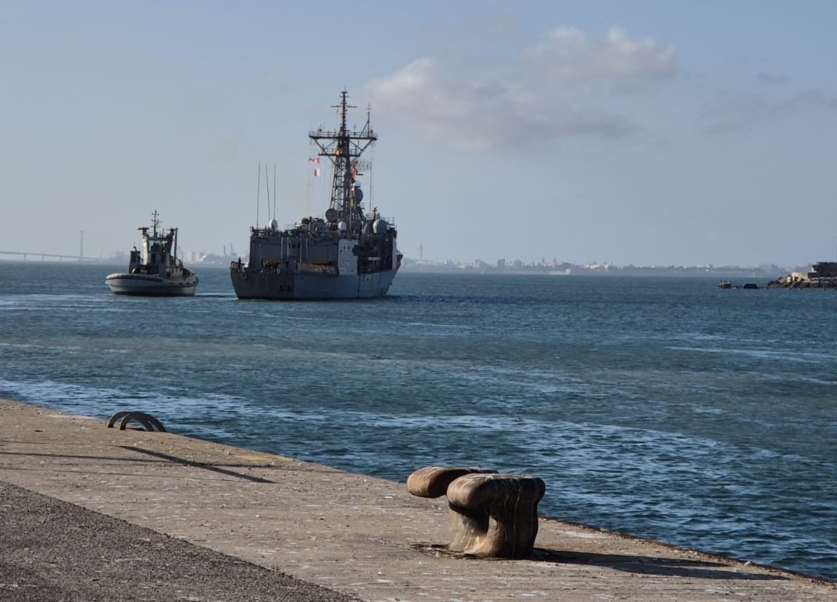 Frigate Canarias sets sail