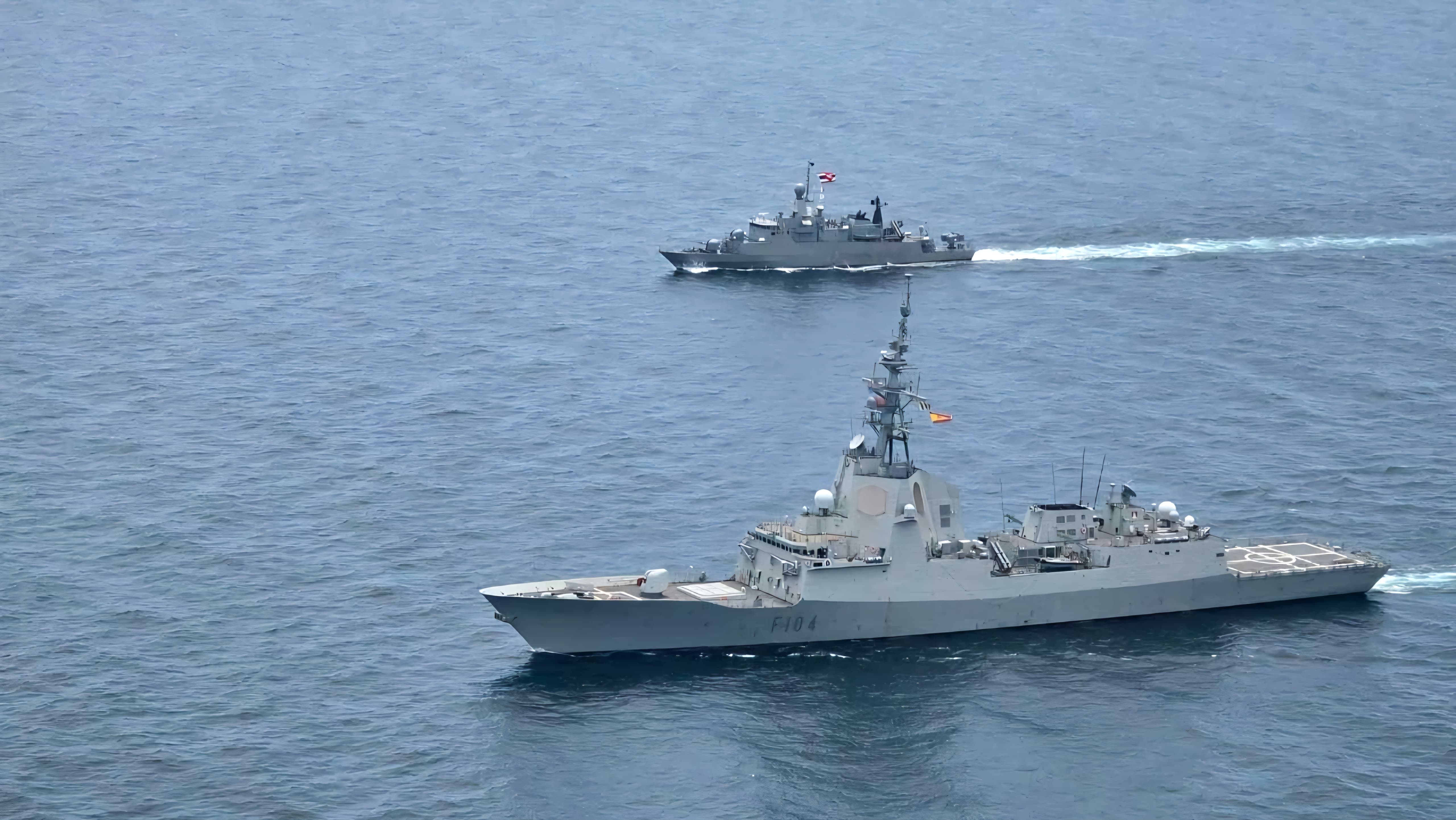 Exercise with the HTMS Rattamakosin corvette