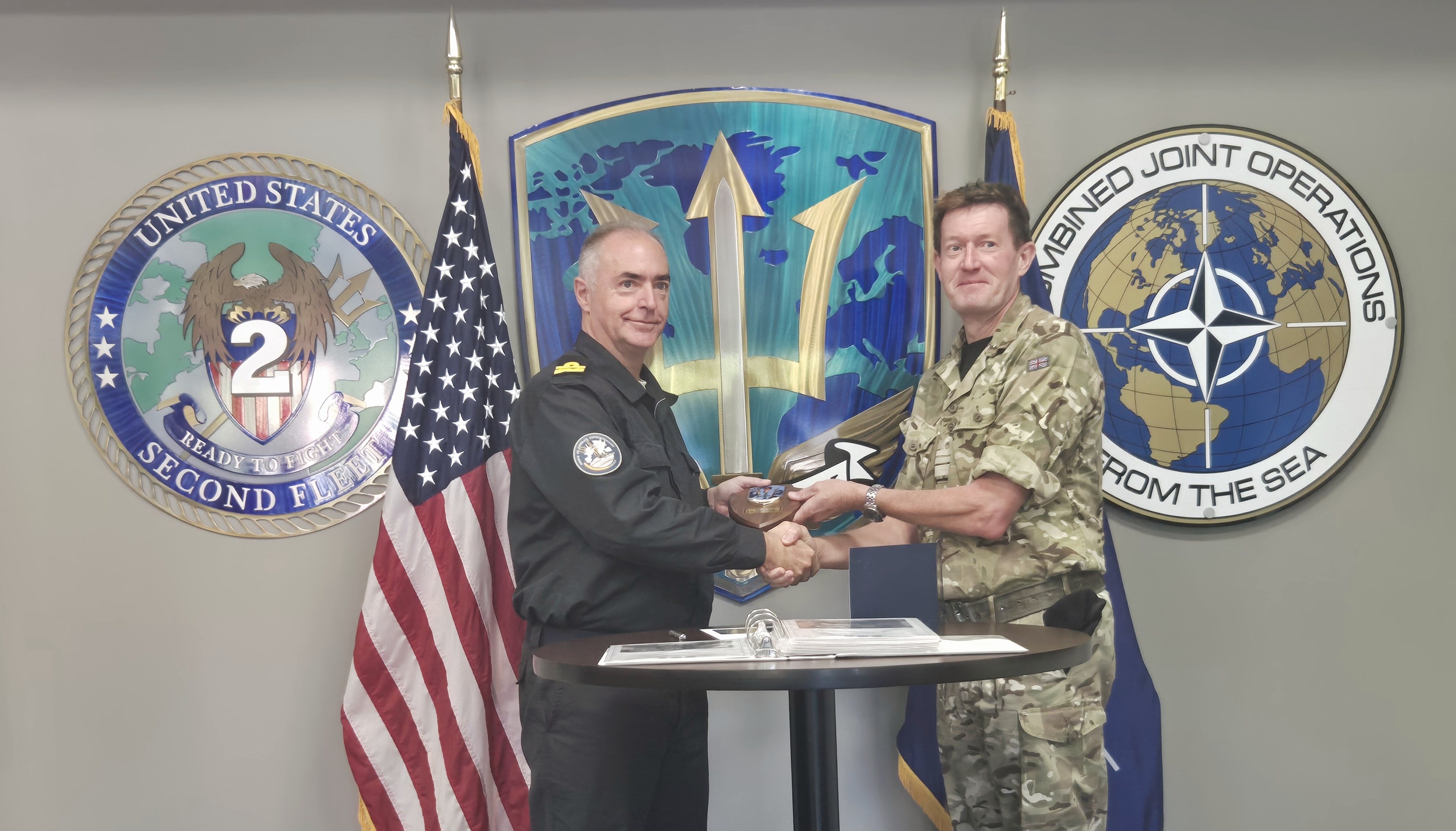 Gift presentation during the closing ceremony