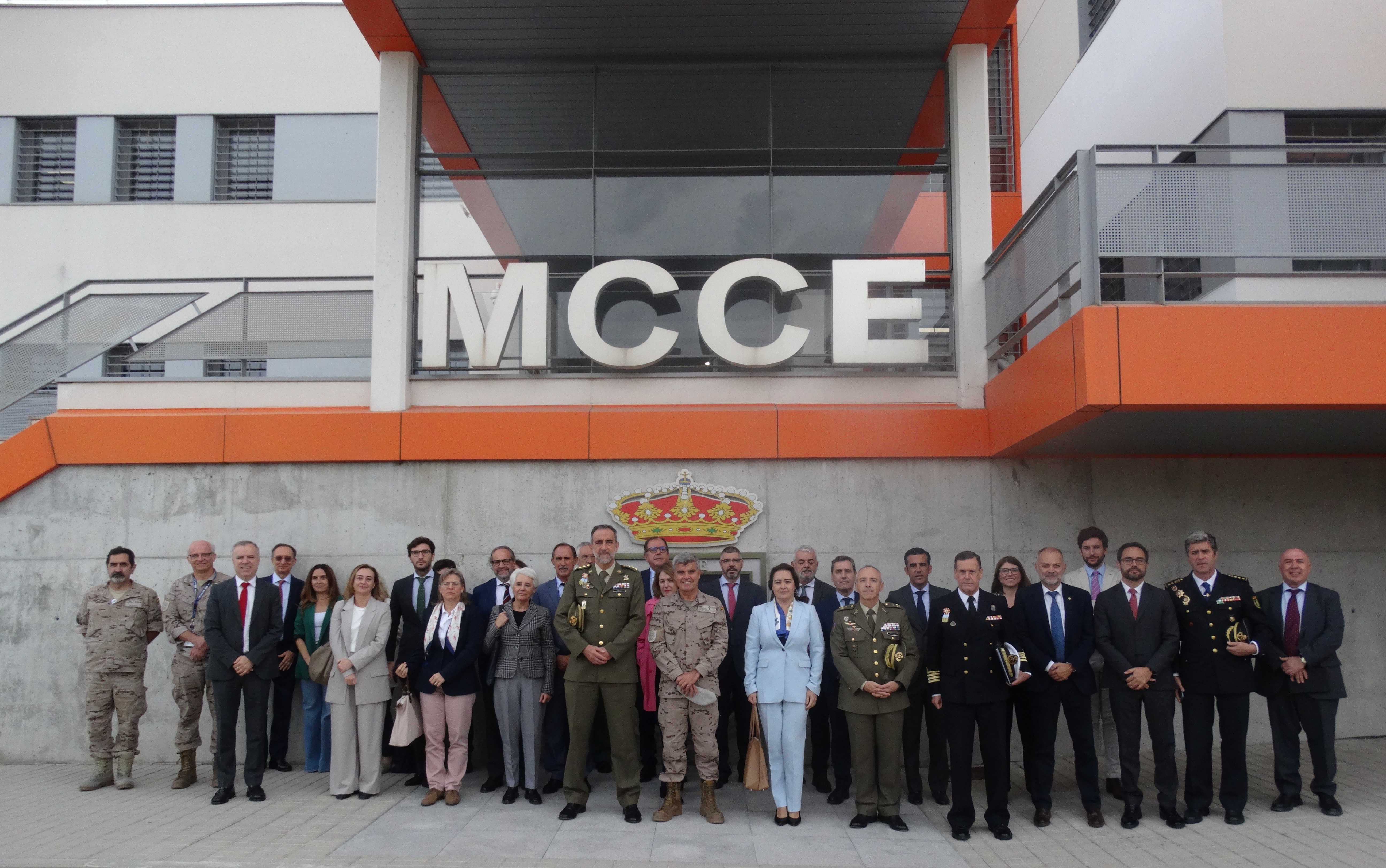 Group photo of the visit