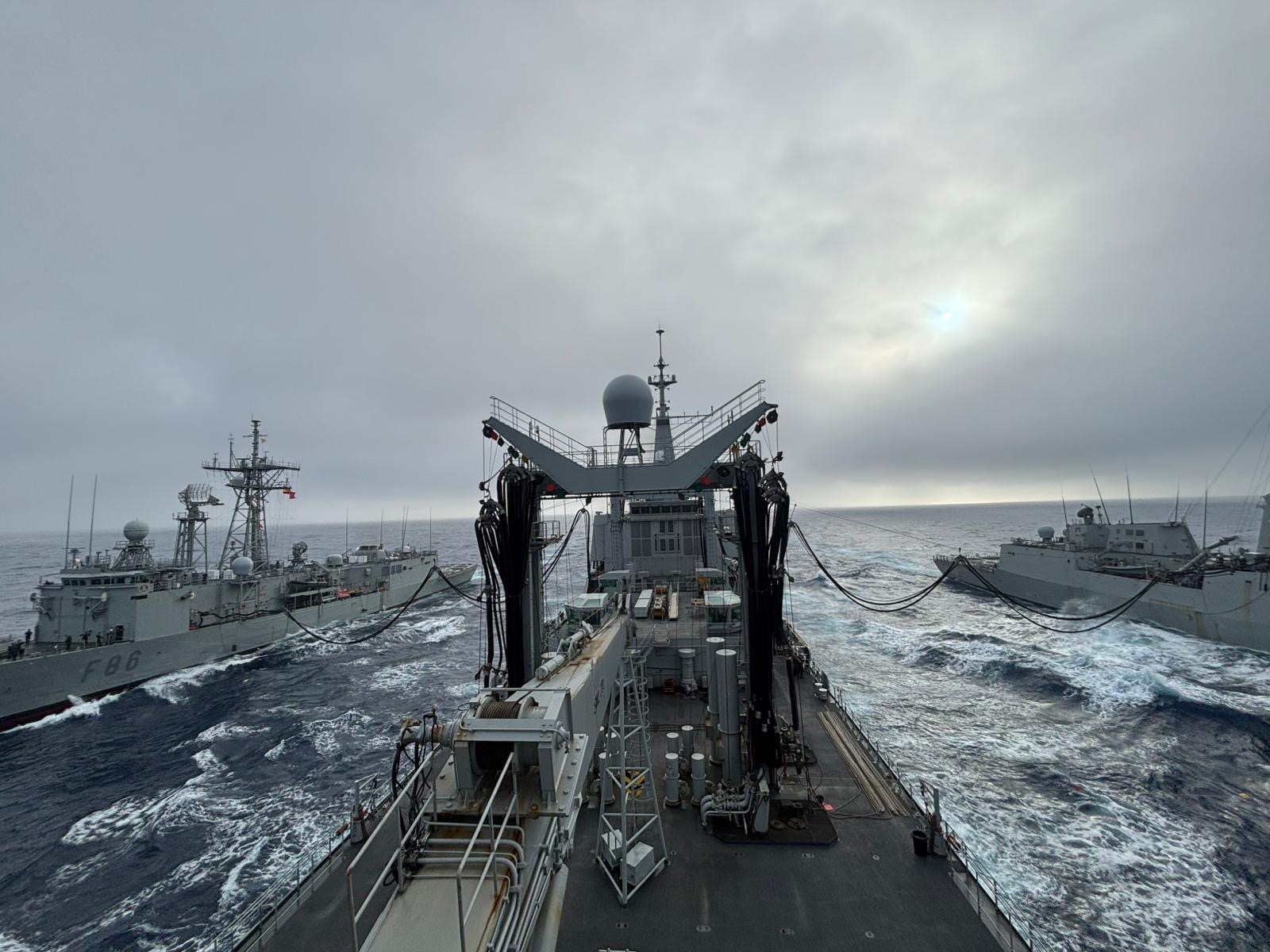 AOR CANTABRIA in double FAS manoeuvre