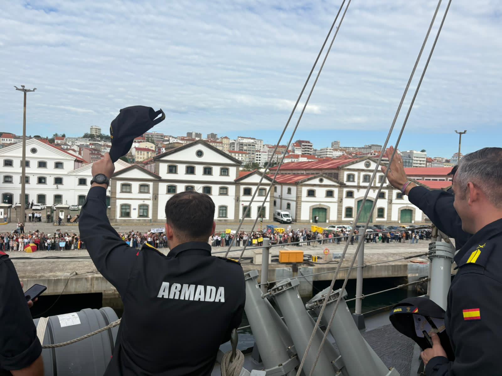 Approach to port by the frigate 'Méndez Núñez'