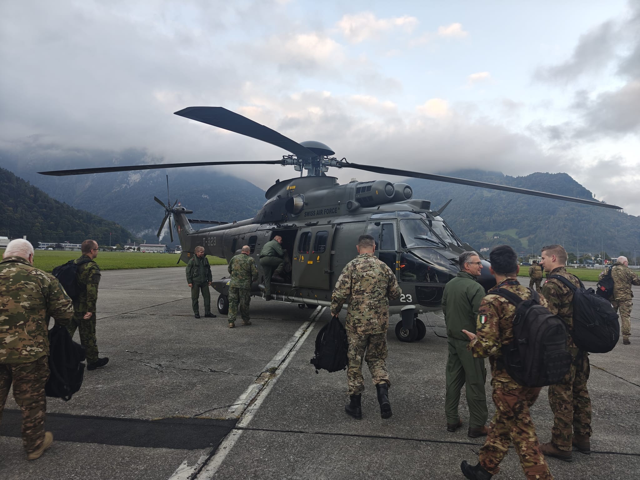 Helicopter transport of delegates to Payerne Air Base