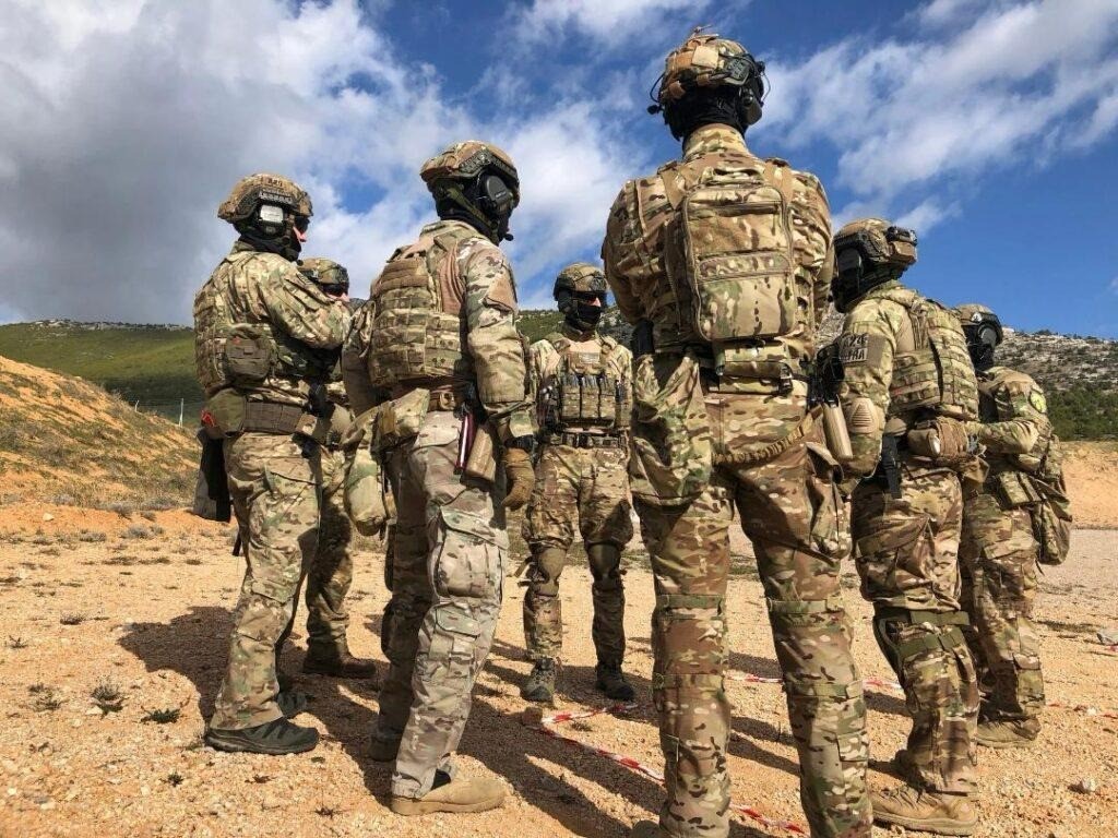 Special operations personnel