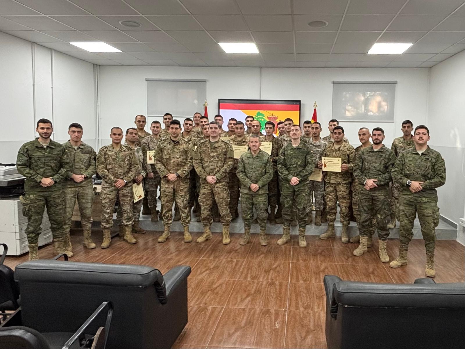 Alumnos del curso con el equipo MTT