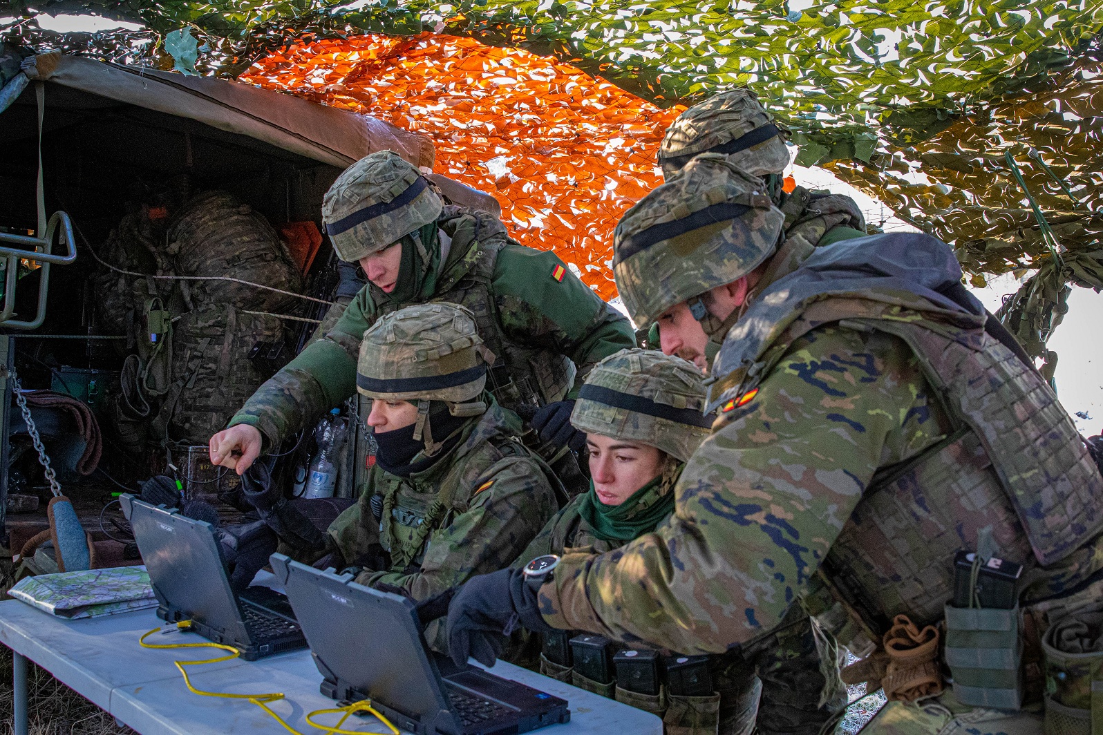 Spanish military personnel from the Land Component Command