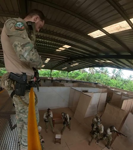 Development of tactical combat procedures in confined spaces