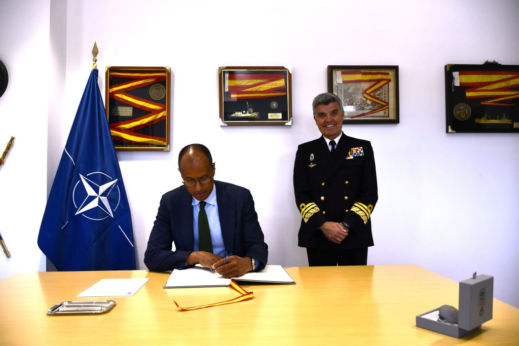 Signing the Joint Cyber Space Command guest book