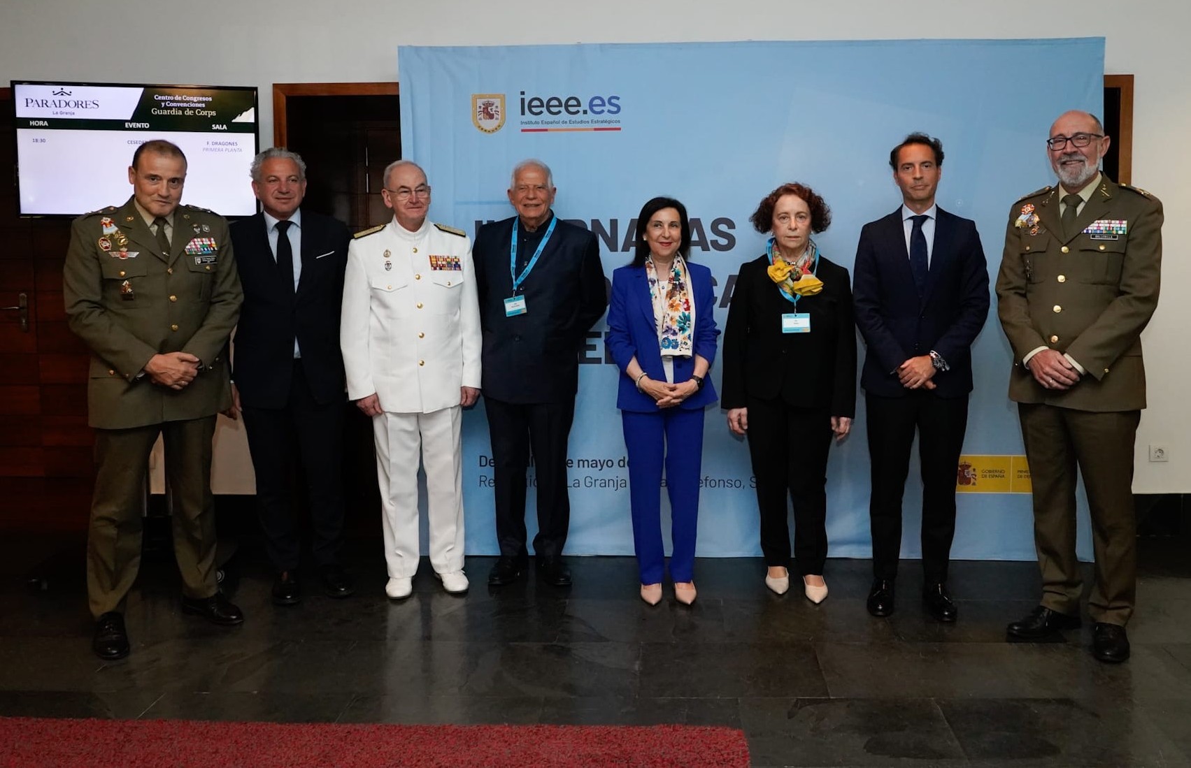 Autoridades asistentes a la inauguración