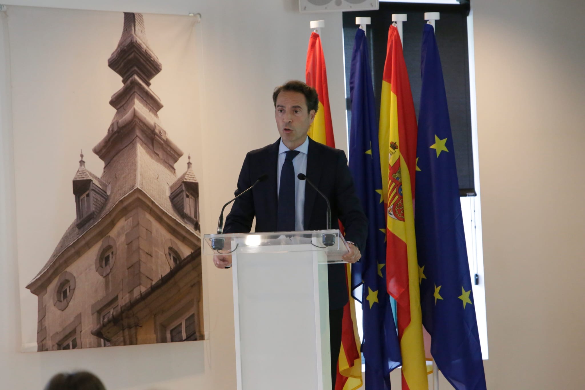 Javier Colomina durante la conferencia de apertura