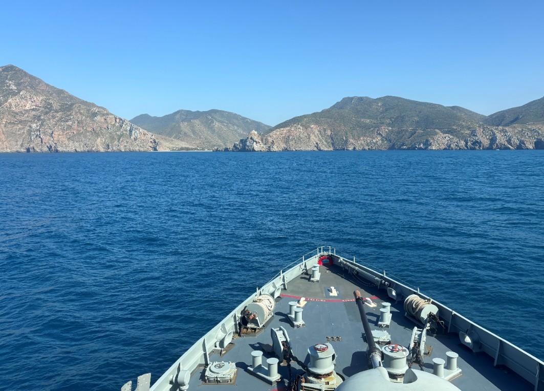 The OPV ‘Rayo’ is conducting a naval presence at the Peñón de Vélez on La Gomera