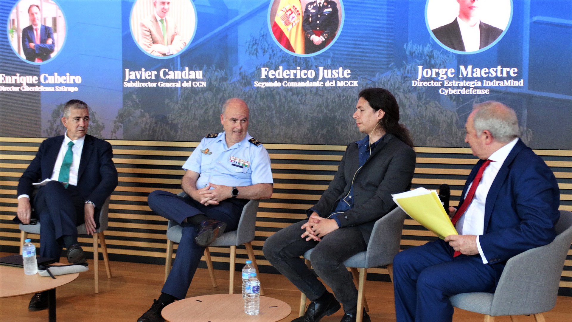 El general Juste, durante su intervención en la mesa de debate