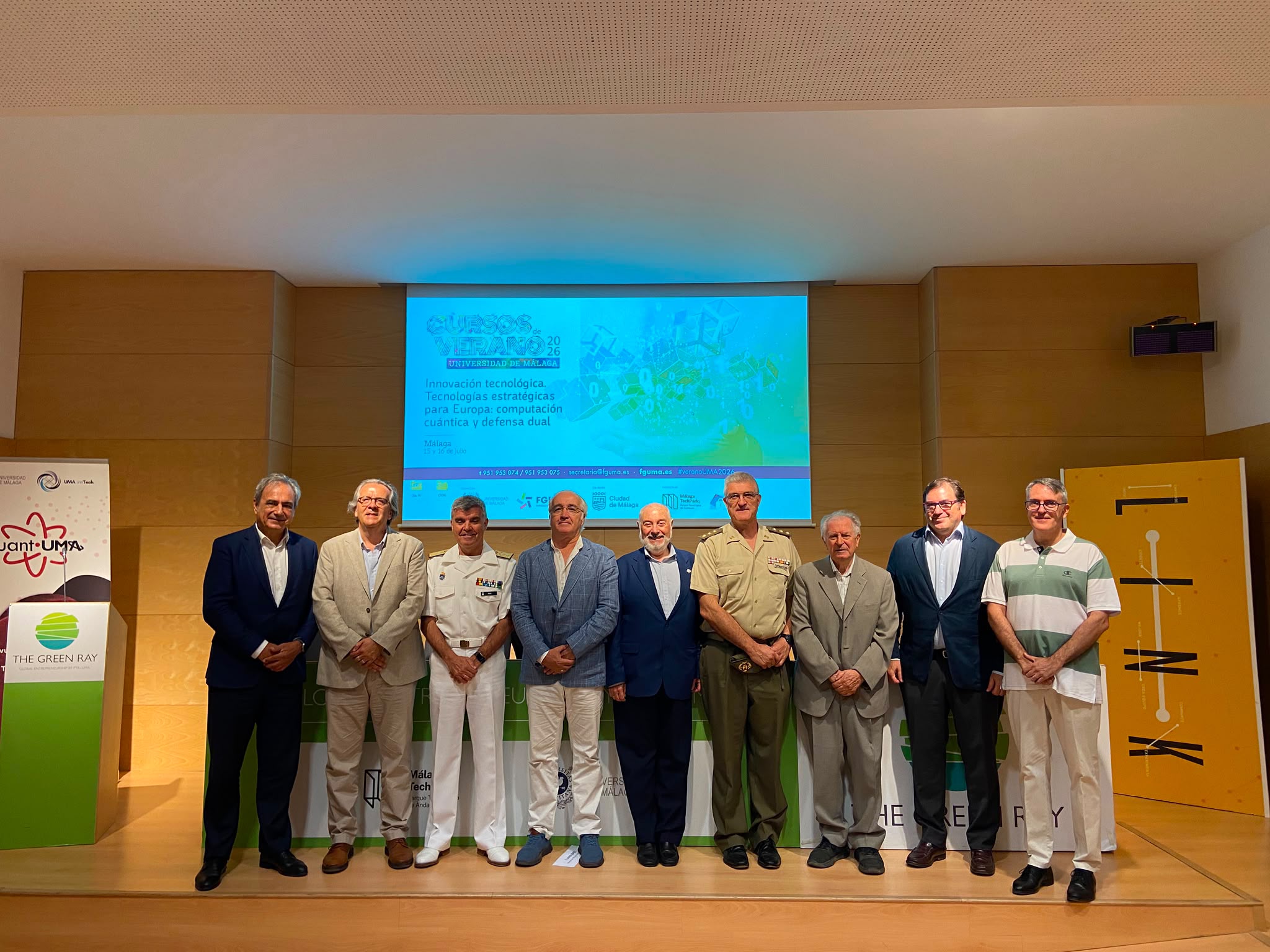 El vicealmirante Roca junto al resto de intervinientes