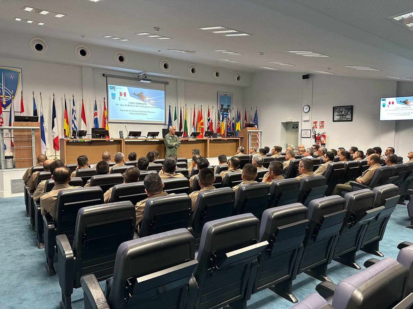 Conferencia en el CAOC Torrejón