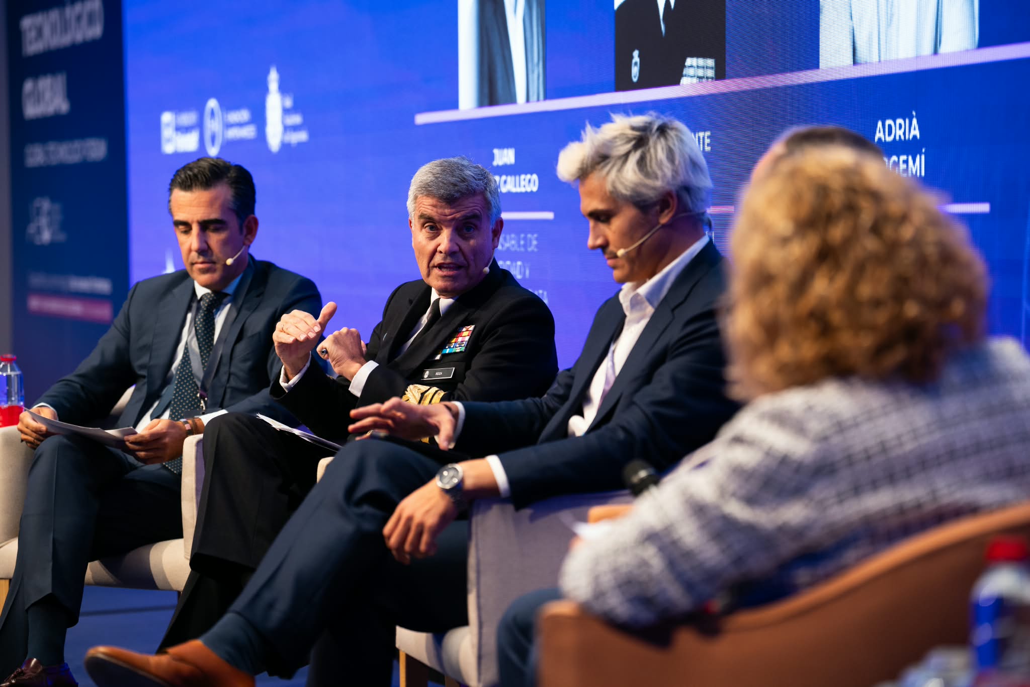 Un momento de la mesa de debate