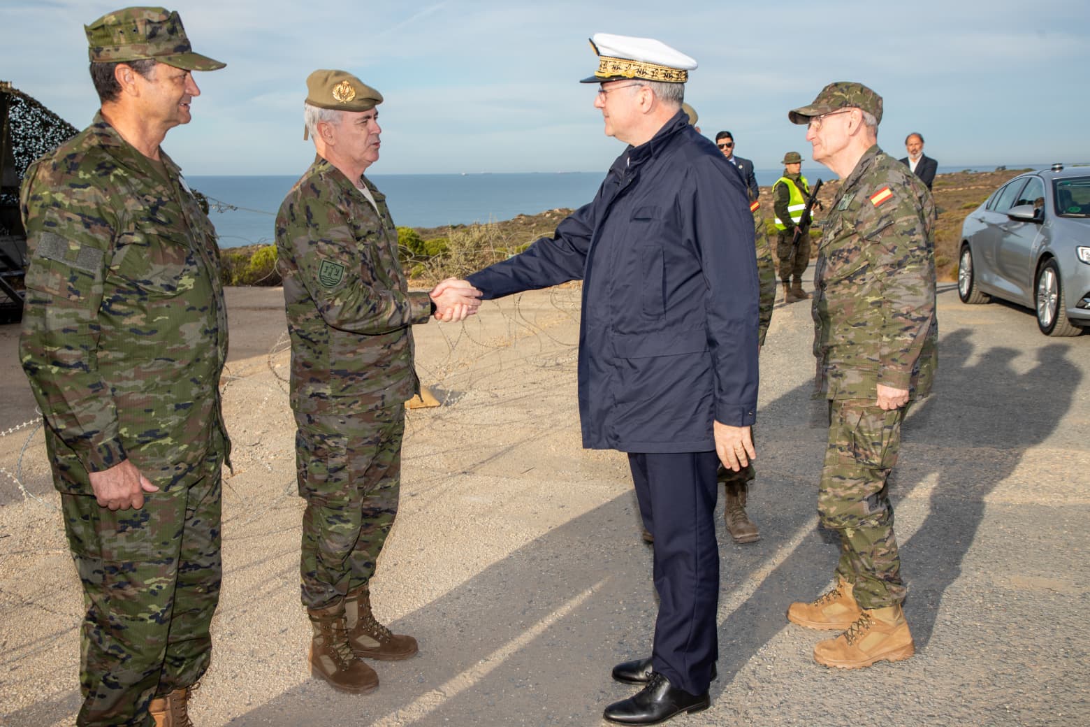 Llegada de JEMAD y SACT al campo de Maniobras y Tiro 'Médano del Loro', Huelva